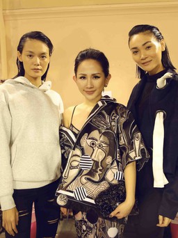 Trâm Nguyễn hội ngộ chân dài Việt ở Paris