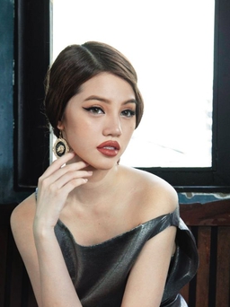 Chân dung của một phụ nữ - "Potrait of a lady"