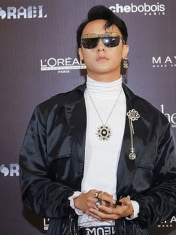 Các nam thần showbiz "đọ sắc" trong Tuần lễ thời trang Quốc tế Việt Nam