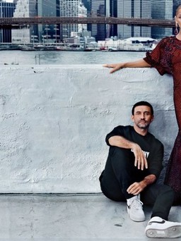 Riccardo Tisci đầu quân cho Burberry