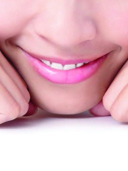 Dễ dàng có nụ cười đẹp với răng sứ
