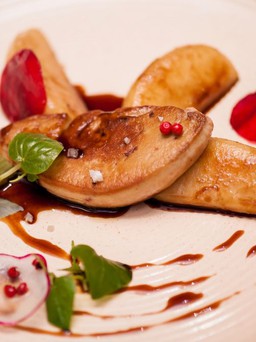 Kem Nougat và patê gan ngỗng