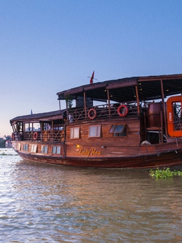 Thưởng ngoạn sông Sài Gòn cùng tàu Lady Hậu
