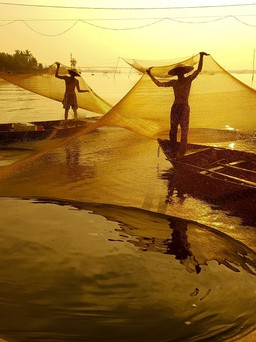 Triển lãm ảnh thiện nguyện “Sắc màu cuộc sống”