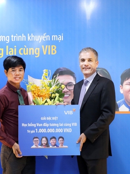 Bất ngờ nhận học bổng 1 tỷ đồng khi vay ngân hàng