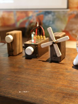 Loa điện động handmade đầu tiên chính thức ra mắt