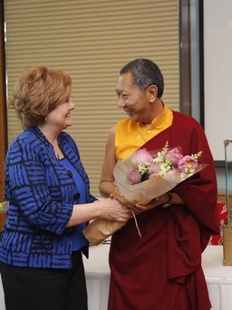 Đức Nhiếp chính vương Shyalpa Tenzin Rinpoche và Vết sẹo cuộc đời 07