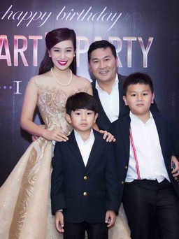 Á hậu Quý bà Thế giới Thu Hương lộng lẫy trong tiệc sinh nhật