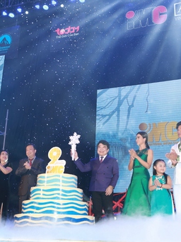 Khán giả Hà Nội cuồng nhiệt với Vũ hội mùa Đông