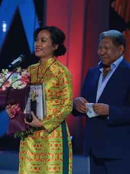Phim của Hồng Ánh lại có giải