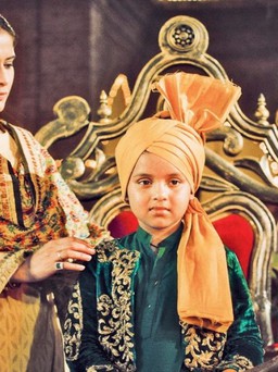 Tiết lộ gây sốc về giới tính của những cậu bé nổi tiếng