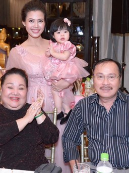 NSND Ngọc Giàu mừng sinh nhật con gái Én vàng Tuấn Anh