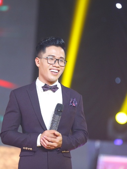 MC Quốc Bình chia tay cuộc thi hát bolero