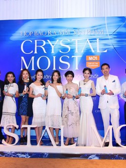 Crystal Moist lần đầu tiên ra mắt tại Việt Nam