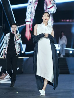 Lan Khuê, Hoàng Thùy được cổ vũ nồng nhiệt trên sân khấu