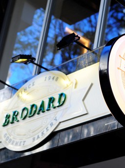 Cửa hàng Brodard Gourmet cao cấp trên đường Đồng Khởi