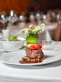 Jacksons Steakhouse đoạt giải nhà hàng Fine Dining tốt nhất VN