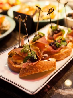 Nhà hàng lý tưởng để khám phá thế giới của các loại Tapas