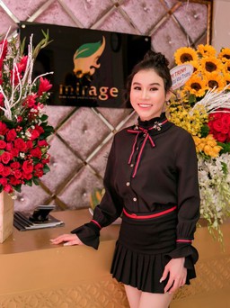 Không gian tràn ngập hoa tại Mirage spa trong ngày khai trương