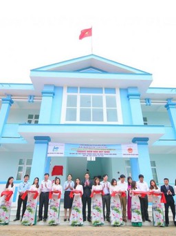 Trao tặng trường học mới tại Quảng Bình