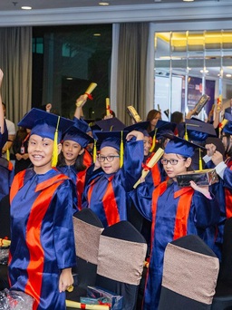 Trao chứng chỉ Cambridge cho học viên xuất sắc