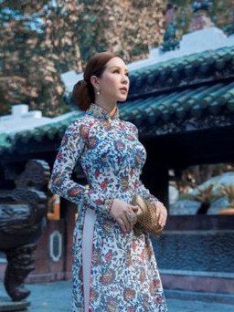 Hoa hậu Thu Hoài nền nã sang trọng với áo dài Công Trí