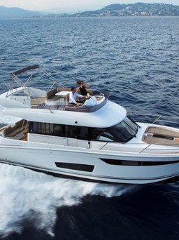 Vietyacht ký hợp đồng cung cấp du thuyền Prestige 680