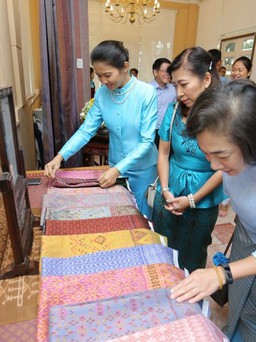 Triển lãm lụa Thái Lan