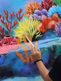 Tranh bích họa 3D nhiều sắc màu truyền cảm hứng bảo tồn đảo Lý Sơn