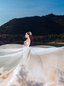 HH Đặng Thu Thảo nền nã với váy cưới thực hiện trong hơn 12 ngàn giờ