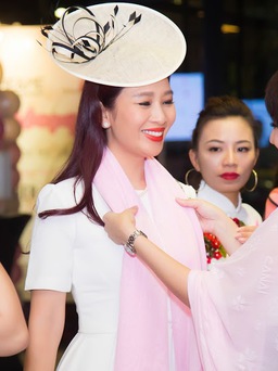 Á hậu Quý bà thế giới Nguyễn Thu Hương xinh đẹp tại Malayasia