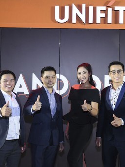 Cao Xuân Tài, Đặng Thu Thảo đi dự khai trương UNIFIT