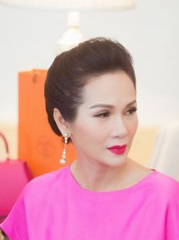 Vẻ đẹp không tuổi cuốn hút của Hoa hậu Áo dài Kiều Khanh