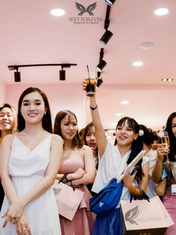 Khai trương showroom của Sexy Forever