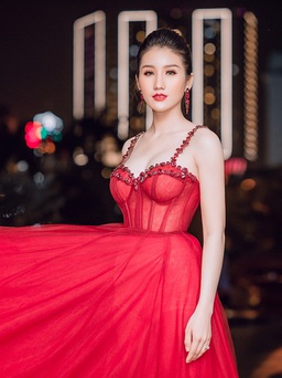 Á hậu Bảo Như chạy show làm giám khảo cuộc thi nhan sắc