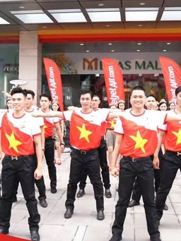 Người thân, gia đình của đội bóng nữ và Ban huấn luyện thỏa thích bay Vietjet miễn phí khắp các nước trong khu vực