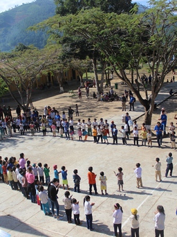 Tưng bừng ngày hội “Kết nối trái tim tình nguyện 2015”