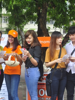 Chương trình khuyến mãi "Tết rộn ràng, ngập tràn quà tặng"