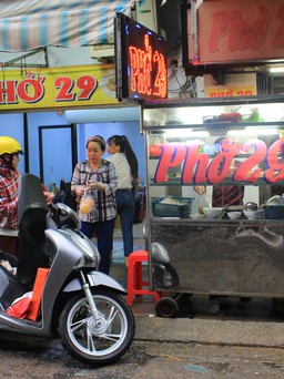 Khám phá quán Phở 70 luôn đông khách ở Sài Gòn