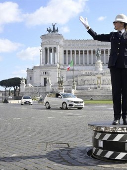 Vì sao dân thành Rome lại vui khi thấy cảnh sát giao thông?