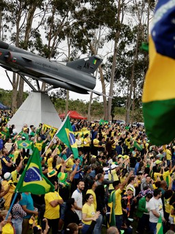 Tố bầu cử 'gian lận', người ủng hộ tổng thống Brazil kêu gọi quân đội can thiệp