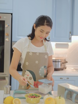 Hoa hậu Ngọc Hân chia sẻ bí quyết chế biến 2 món ăn ngon tuyệt đỉnh