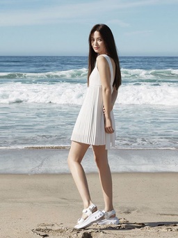 Những khoảnh khắc Song Hye Kyo diện mini skirt khoe chân thon nuột nà ‘vạn người mê’