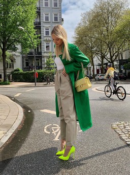 Pleated pants - kiểu quần công sở thanh lịch, thời thượng được Kendall Jenner, Elsa Hosk ưa chuộng