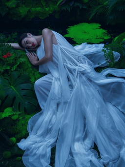 Thùy Tiên hóa “nữ thần rừng xanh” trong bộ ảnh thời trang đẹp mê hồn