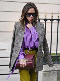 5 outfits bắt mắt thanh lịch vô đối của Victoria Beckham tại Tuần lễ thời trang Paris