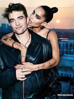 Bộ ảnh cực nóng của miêu nữ Zoë Kravitz bên “Batman” Robert Pattinson