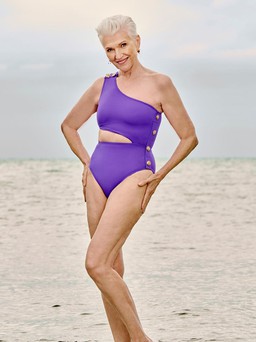 Người mẫu lừng danh Maye Musk tự tin pose dáng làm mẫu áo tắm ở tuổi 74