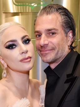 Lady Gaga thông báo hủy hôn lần hai