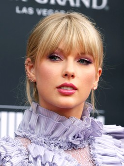 'Rắn chúa' Taylor Swift sến sẩm giữa dàn sao trên thảm đỏ